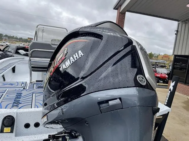 Slide: The Image of Xpress X23B Lounge 2024 - 18