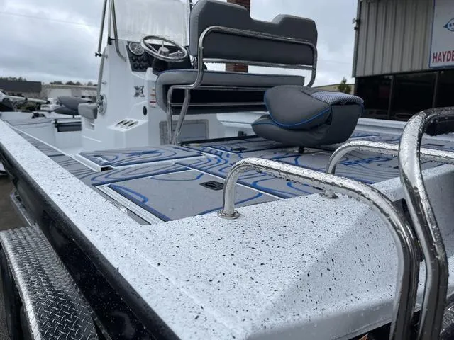 Slide: The Image of Xpress X23B Lounge 2024 - 20