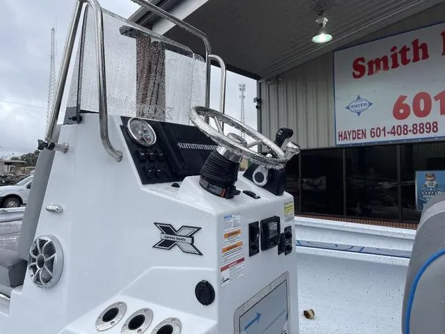 Slide: The Image of Xpress X23B Lounge 2024 - 21