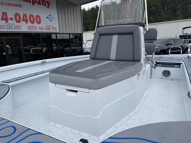 Slide: The Image of Xpress X23B Lounge 2024 - 26