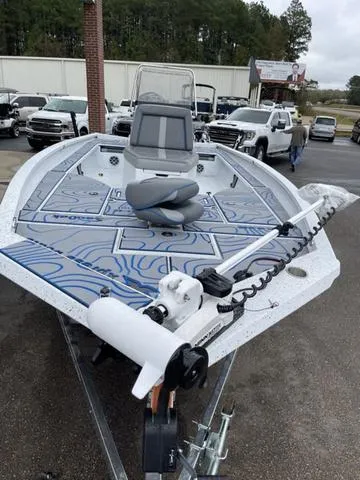 Slide: The Image of Xpress X23B Lounge 2024 - 8