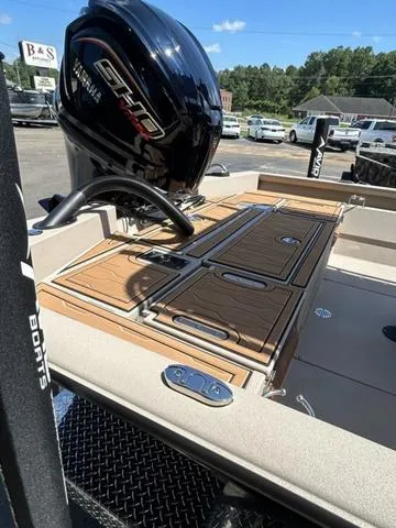 Slide: The Image of Avid 23 Fusion 2025 - 8