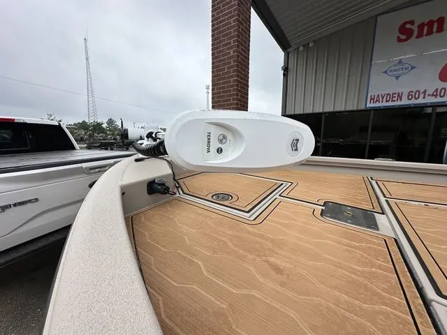 Slide: The Image of Avid 23 FS Magnum 2025 - 3