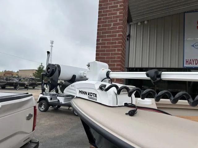 Slide: The Image of Avid 23 FS Magnum 2025 - 8