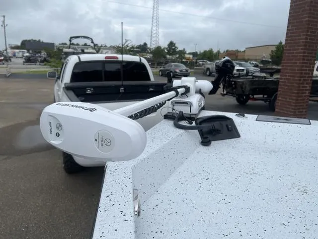 Slide: The Image of Xpress H20B 2024 - 24