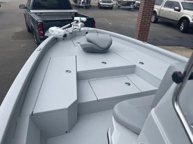 Slide: The Image of Avid 21 Mag 2024 - 18