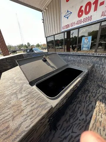 Slide: The Image of Xpress HD16DBX 2025 - 12