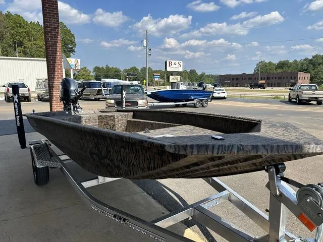 Slide: The Image of Xpress HD16DBX 2025 - 3