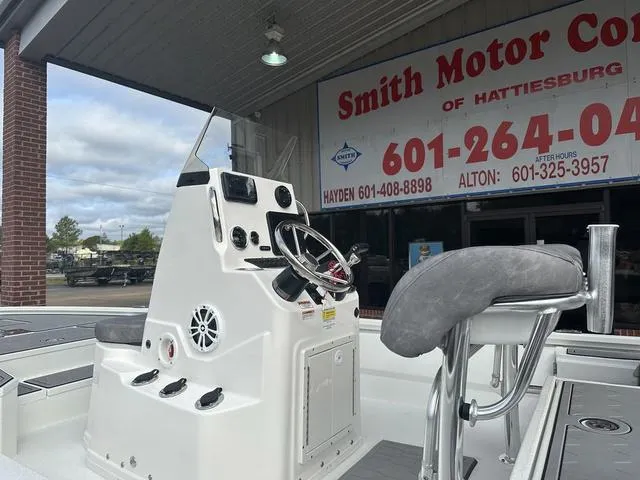 Slide: The Image of Avid 21 FSX 2025 - 14