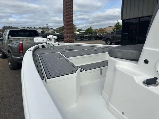 Slide: The Image of Avid 21 FSX 2025 - 15