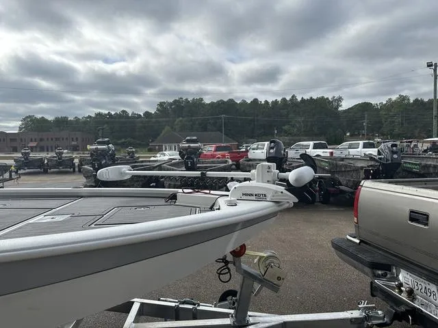 Slide: The Image of Avid 21 FSX 2025 - 4