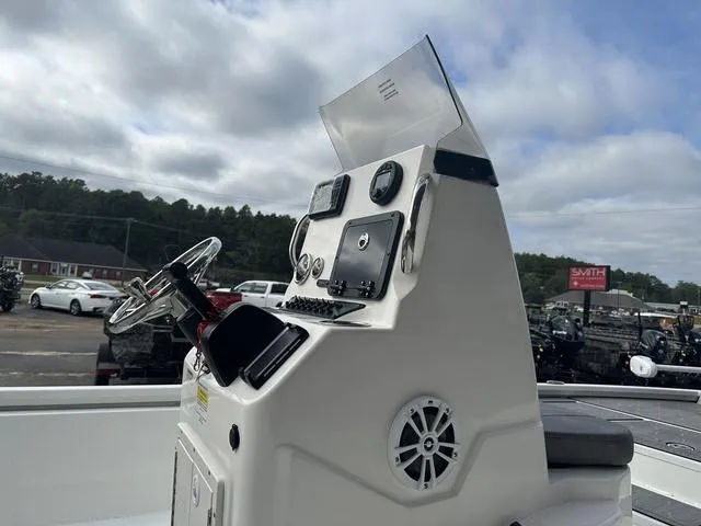 Slide: The Image of Avid 21 FSX 2025 - 7