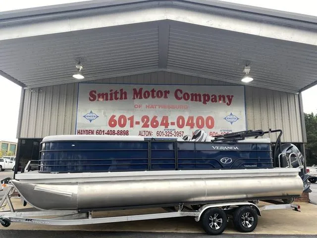 The Image of Veranda VISTA22RC Tri-Toon 2025 - 1