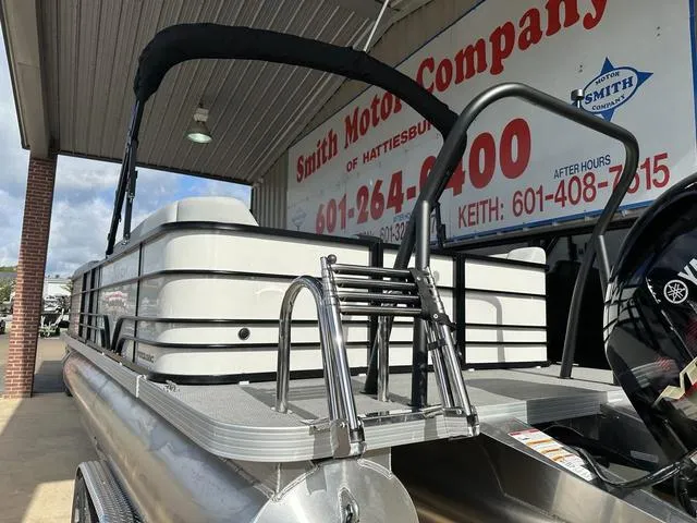 Slide: The Image of Veranda VISTA22RC Tri-Toon 2024 - 20