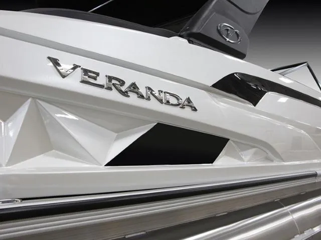 Slide: The Image of Veranda V One 2024 - 10