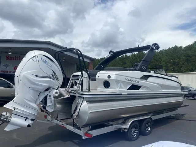 Slide: The Image of Veranda V One 2024 - 22