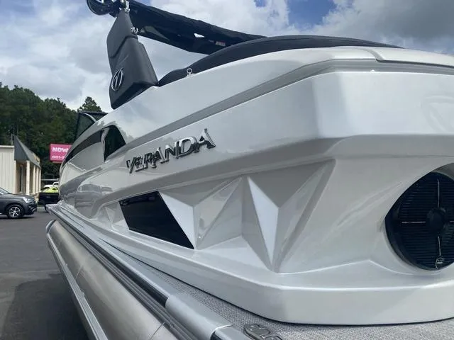 Slide: The Image of Veranda V One 2024 - 24