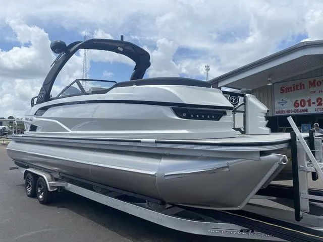 Slide: The Image of Veranda V One 2024 - 25