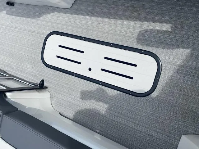 Slide: The Image of Veranda V One 2024 - 28