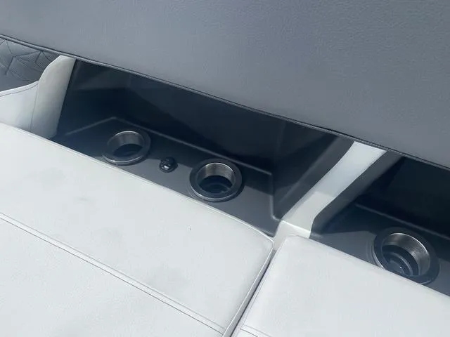 Slide: The Image of Veranda V One 2024 - 30