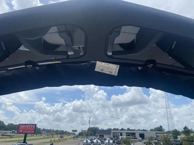 Slide: The Image of Veranda V One 2024 - 31