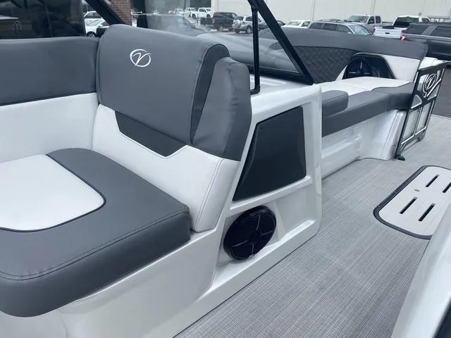 Slide: The Image of Veranda V One 2024 - 37