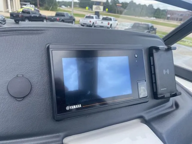 Slide: The Image of Veranda V One 2024 - 38