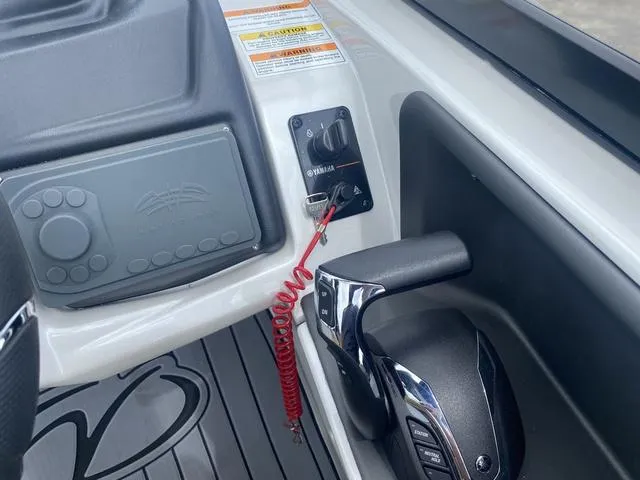 Slide: The Image of Veranda V One 2024 - 39