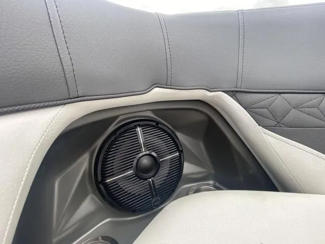 Slide: The Image of Veranda V One 2024 - 44