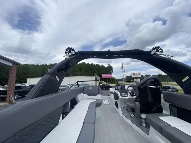 Slide: The Image of Veranda V One 2024 - 46