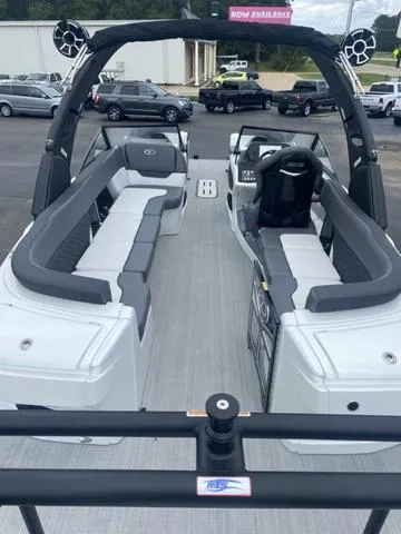 Slide: The Image of Veranda V One 2024 - 51