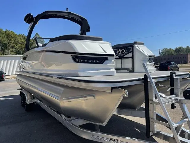 Slide: The Image of Veranda V One 2024 - 58