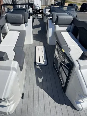 Slide: The Image of Veranda V One 2024 - 62