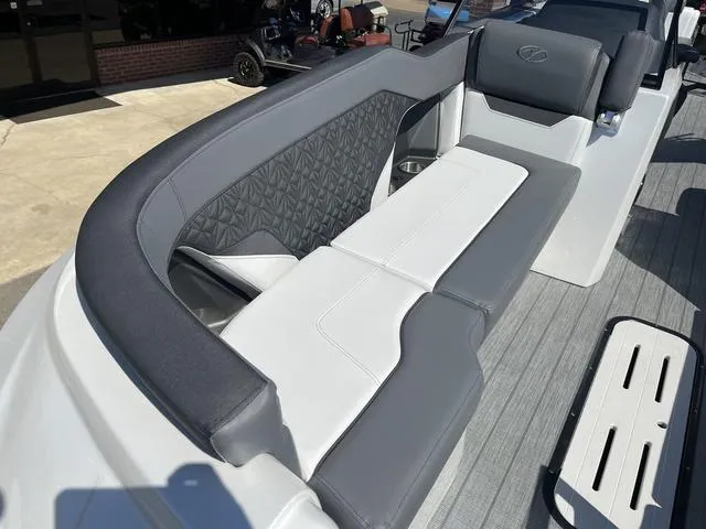 Slide: The Image of Veranda V One 2024 - 66