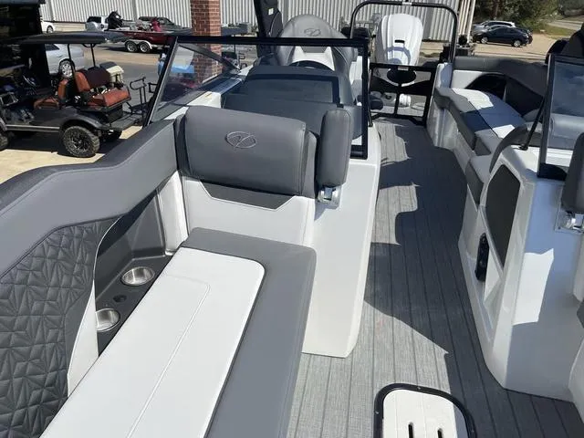 Slide: The Image of Veranda V One 2024 - 67