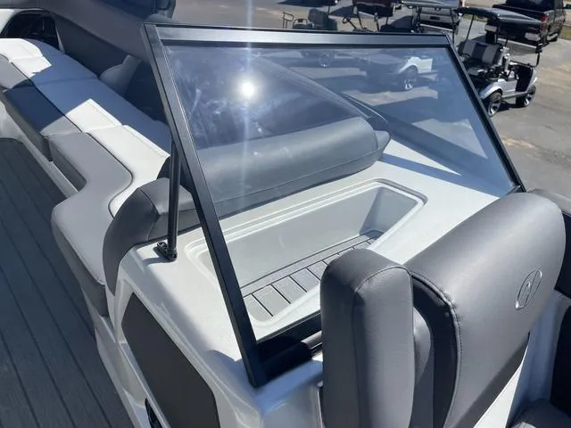 Slide: The Image of Veranda V One 2024 - 69