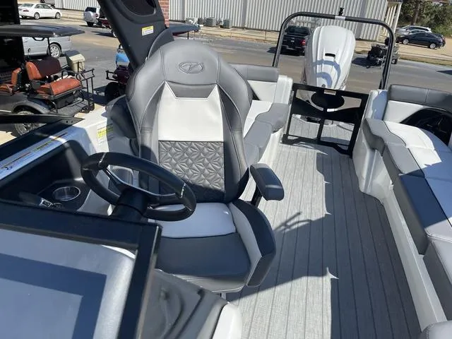 Slide: The Image of Veranda V One 2024 - 70