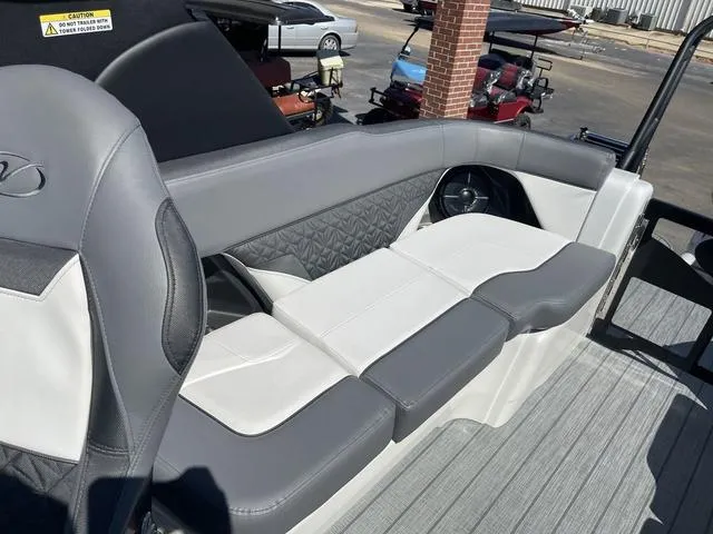 Slide: The Image of Veranda V One 2024 - 71