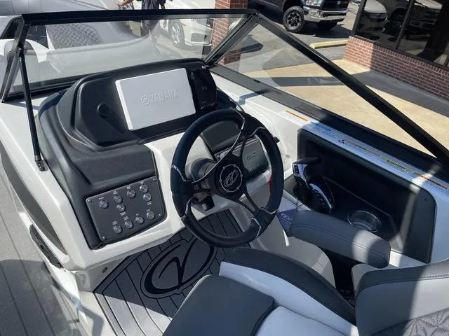 Slide: The Image of Veranda V One 2024 - 73