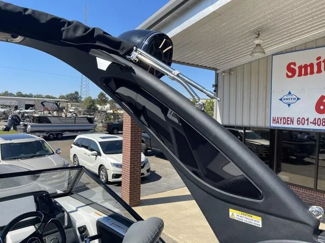 Slide: The Image of Veranda V One 2024 - 74