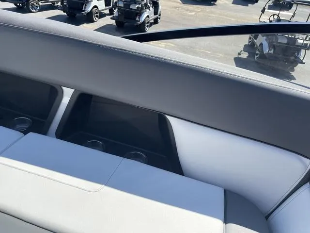 Slide: The Image of Veranda V One 2024 - 75