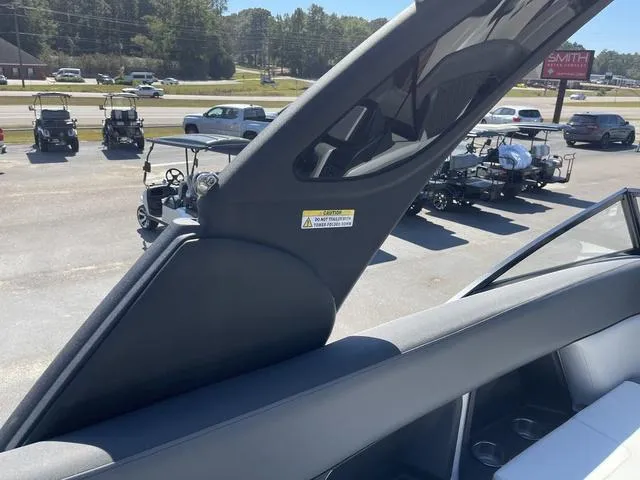 Slide: The Image of Veranda V One 2024 - 76