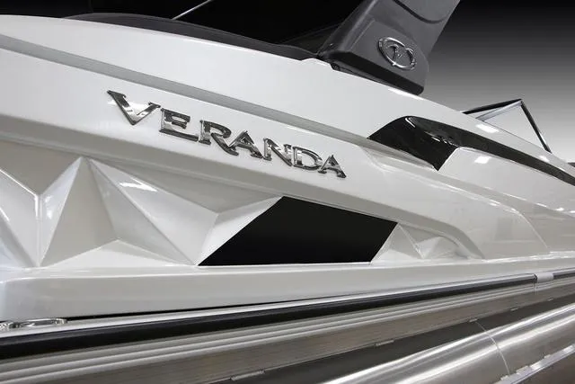 Slide: The Image of Veranda V One 2024 - 9