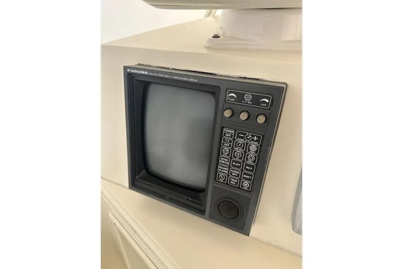Slide: The Image of Furuno radar display on 1989 Viking 41 Sportfish Convertible boat. - 48