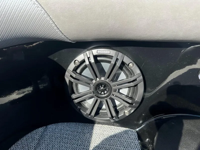 Slide: The Image of 2024 Sanger V215 SX boat interior speaker close-up. - 22