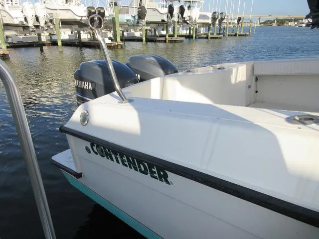 Slide: The Image of Contender 35 Side Console 2001 - 28