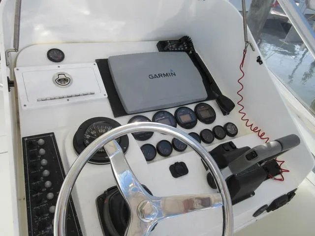 Slide: The Image of Contender 35 Side Console 2001 - 7