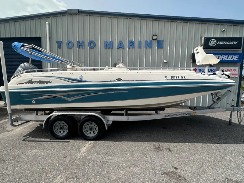 The Image of 2007 Hurricane 201 FUNDECK c boat on trailer at Toho Marine dealership. - 1