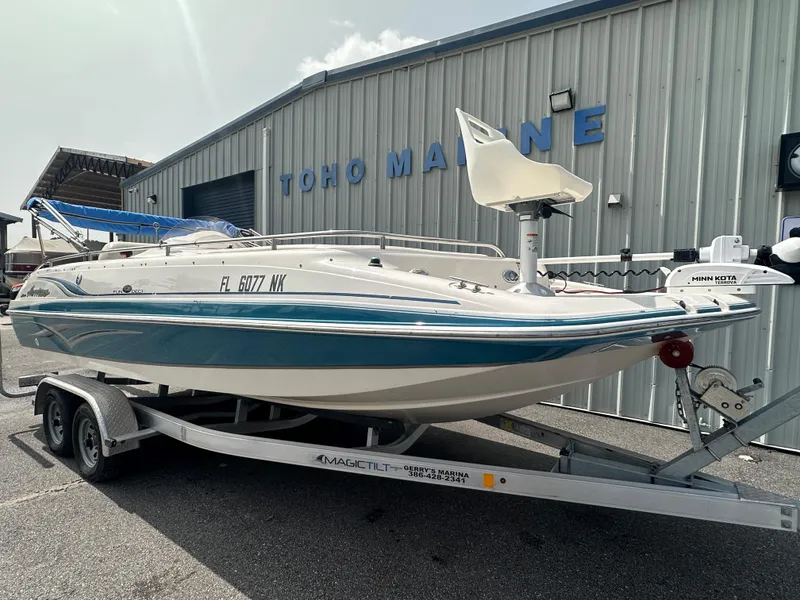 Slide: The Image of 2007 Hurricane 201 FUNDECK c boat on trailer at Toho Marine. - 2