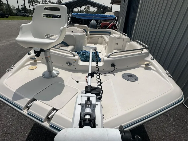 Slide: The Image of 2007 Hurricane 201 FUNDECK c boat with seating and fishing equipment. - 5